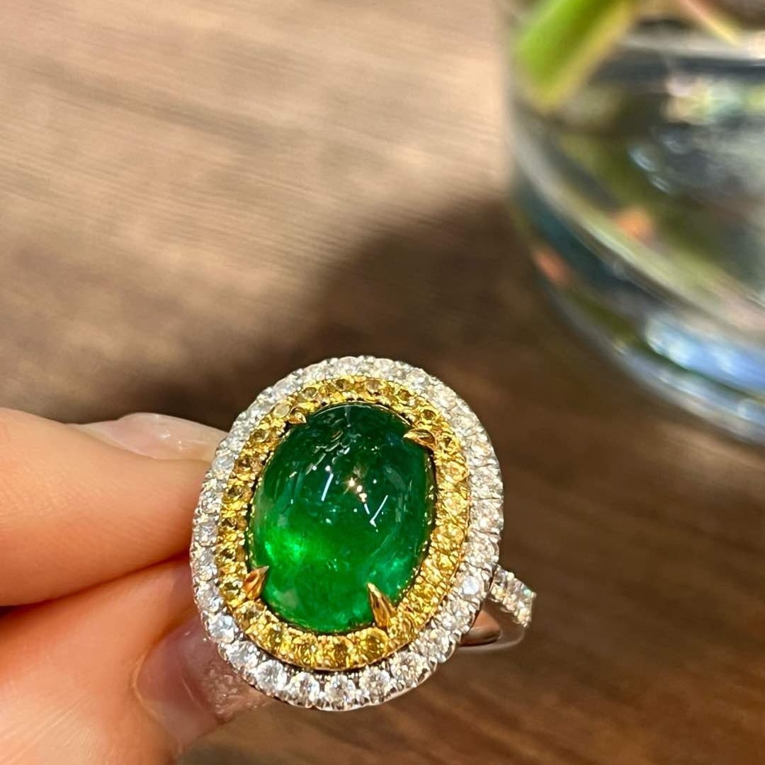 14k Gold 8.99 Ctw Vivid Green Natural Emerald & Diamond Ring: Ref:231126228 // gold content:14k gold // ring size:7. 25us // // main gemstone:emerald // shape:oval // carat weight:8. 07ct // color:vivid green // treatment:natural // // adjacent gemstone 2 : diam