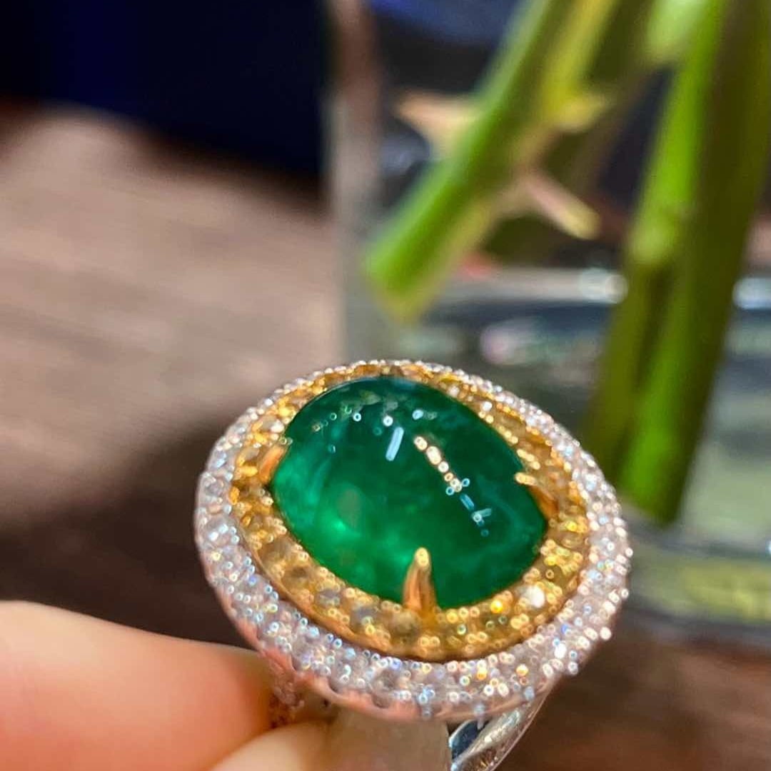 14k Gold 8.99 Ctw Vivid Green Natural Emerald & Diamond Ring - 4