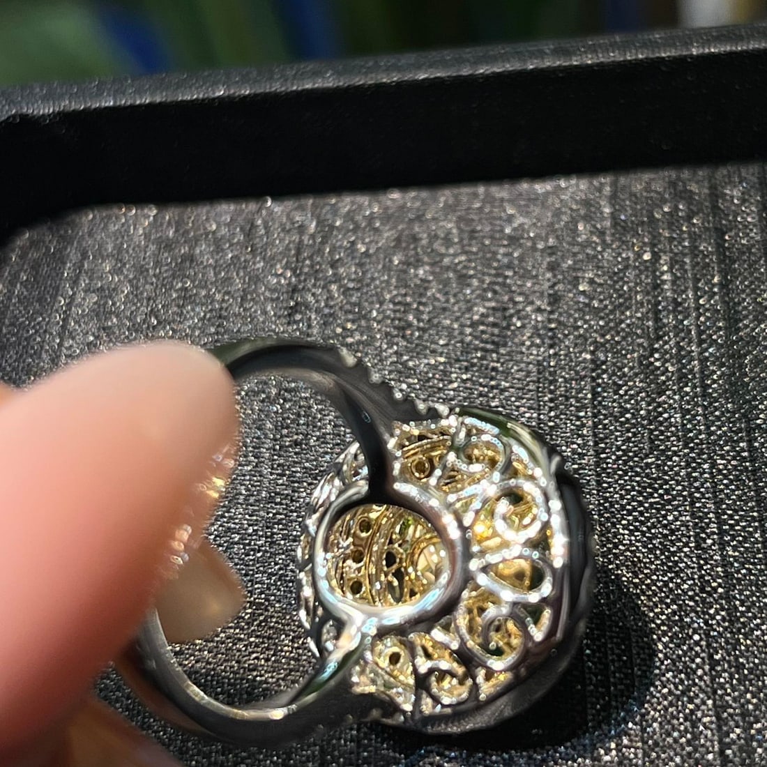 14k Gold 8.99 Ctw Vivid Green Natural Emerald & Diamond Ring - 6