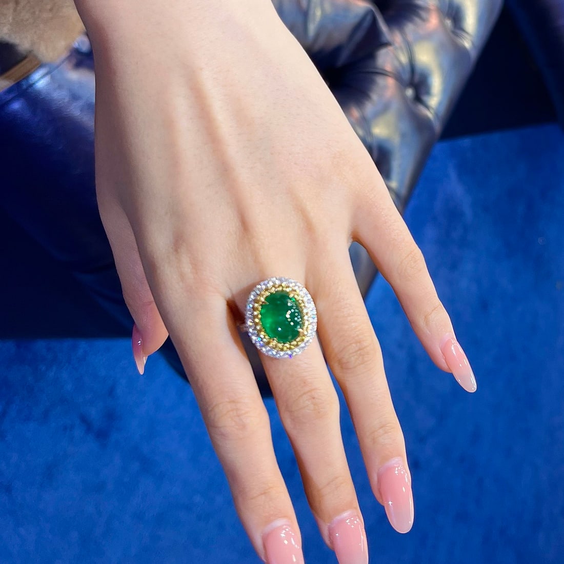 14k Gold 8.99 Ctw Vivid Green Natural Emerald & Diamond Ring - 7