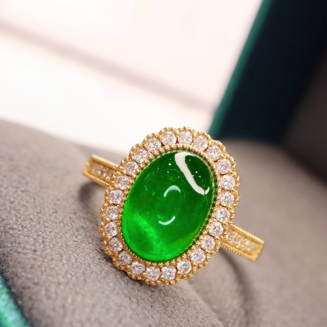 14k Gold 2.80 Ctw Vivid Green Natural Emerald & Diamond Ring - 2