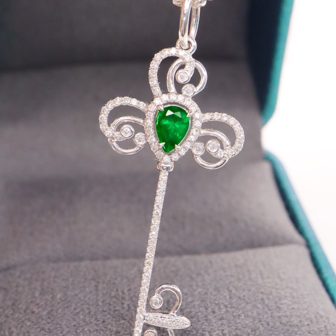 14k Gold 0.57 Ctw Vivid Green Natural Emerald & Diamond Pendant( Without Chain ) - 3