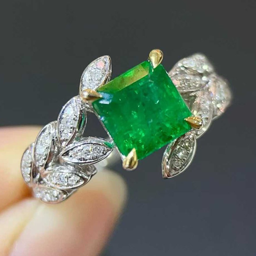 14k Gold 2.13 Ctw Vivid Green Natural Emerald & Diamond Ring - 3