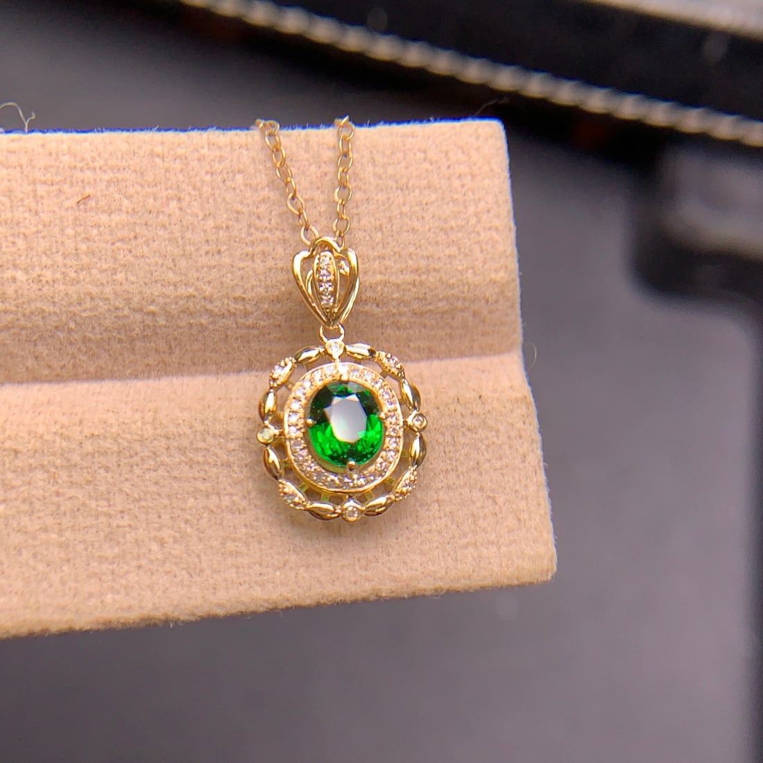 14k Gold 0.8 Ct Vivid Green Natural Tsavorite & Diamond Pendant( Without Chain ) - 2