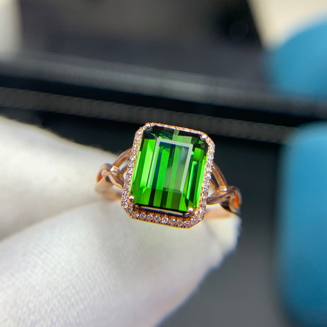 14k Gold 3.9 Ct Natural Tourmaline & Diamond Ring - 6