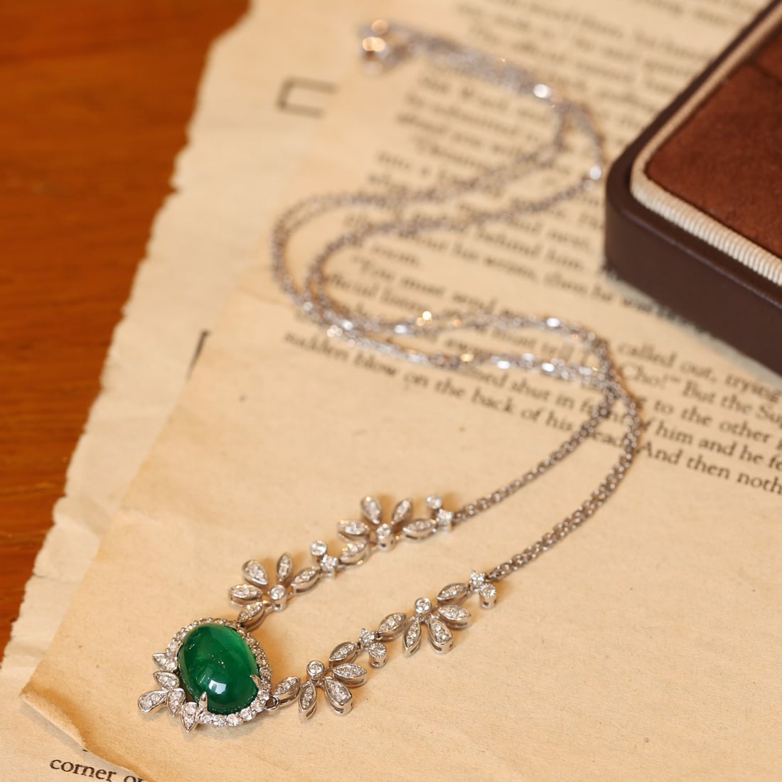 14k Gold 7.51 Ctw Vivid Green Natural Emerald & Diamond Necklace - 3