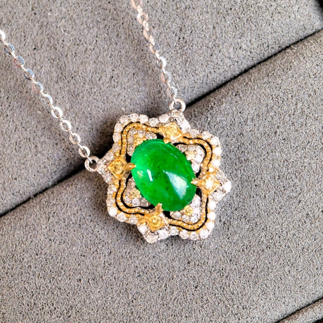 14k Gold 2.05 Ctw Vivid Green Natural Emerald & Diamond Necklace: Ref:231126330 // gold content:14k gold // main gemstone:emerald // shape:oval // carat weight:1. 50ct // color:vivid green // treatment:natural // // adjacent gemstone 2 : diamond // shape:round // ca