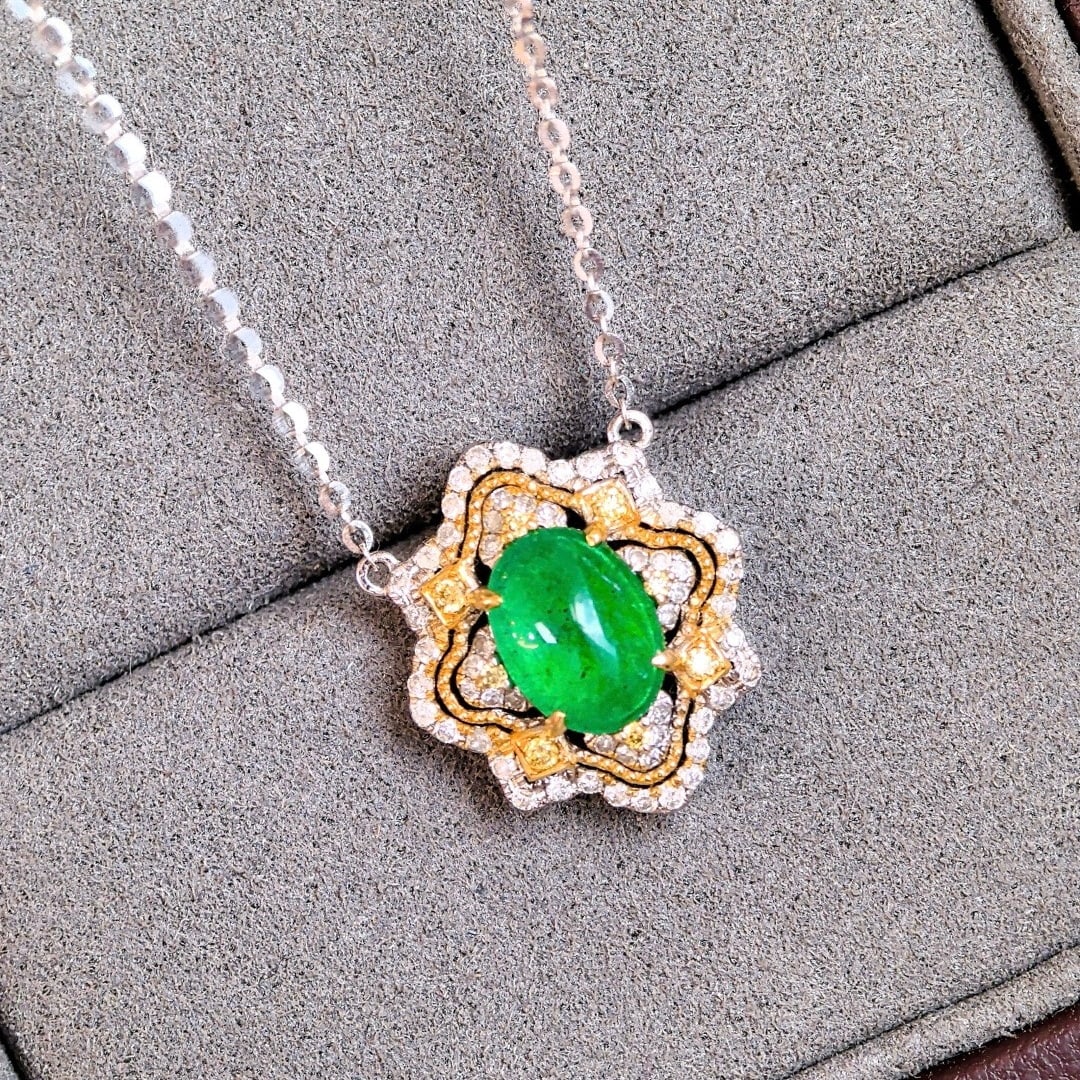 14k Gold 2.05 Ctw Vivid Green Natural Emerald & Diamond Necklace - 2