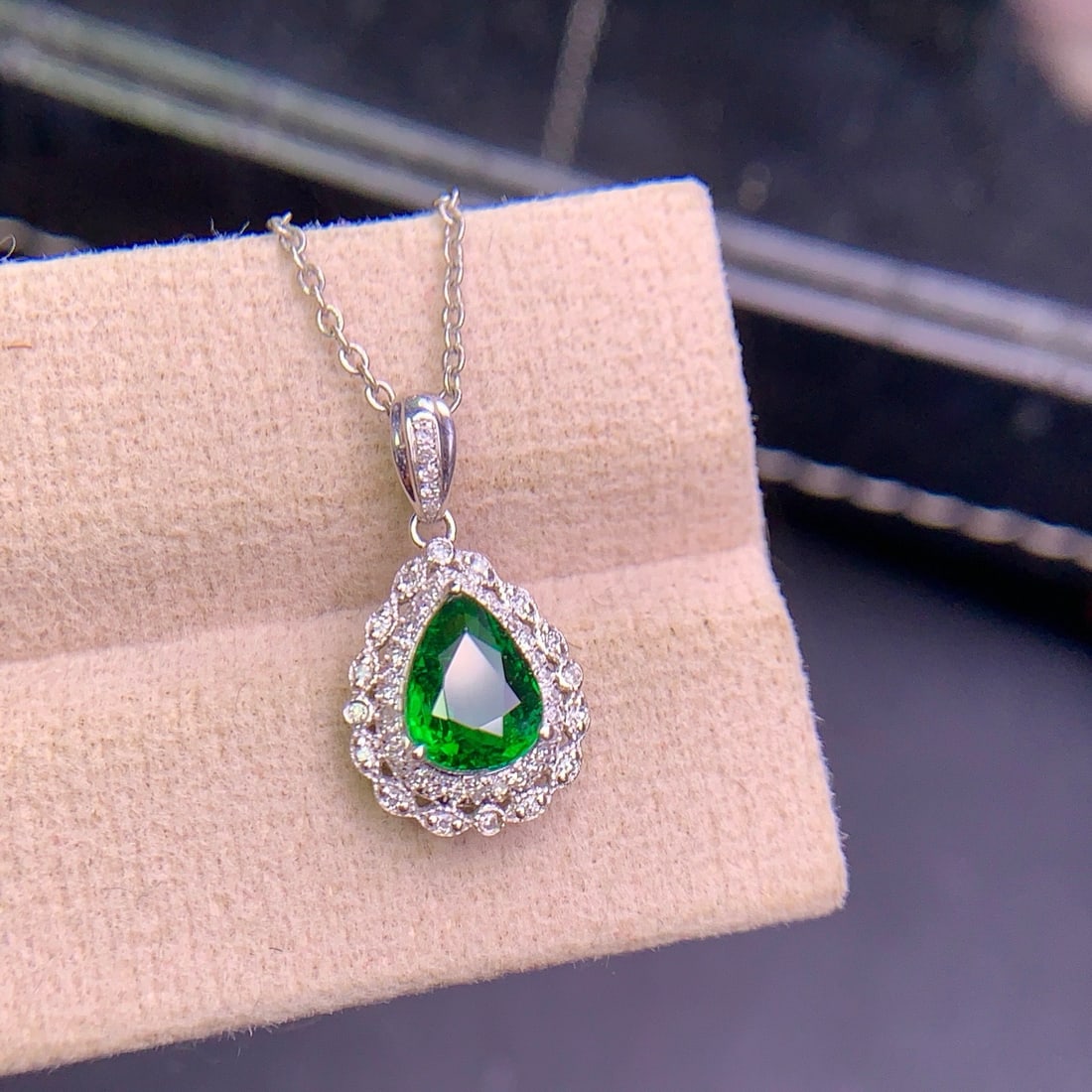 14k Gold 1.03 Ct Vivid Green Natural Tsavorite & Diamond Pendant( Without Chain ) - 2