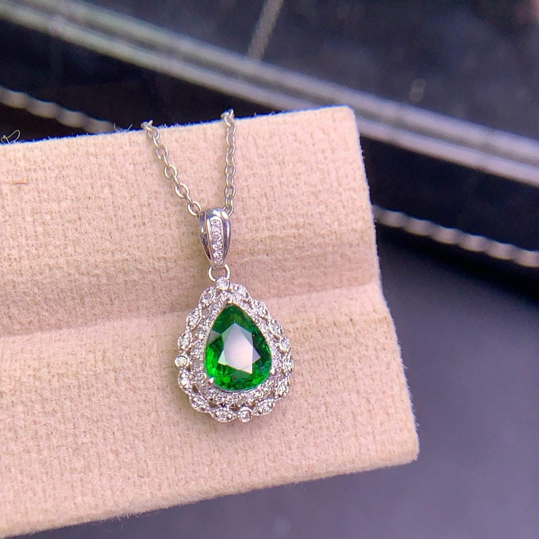 14k Gold 1.03 Ct Vivid Green Natural Tsavorite & Diamond Pendant( Without Chain ) - 3