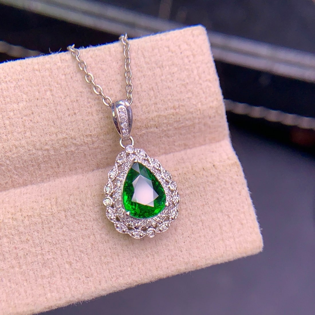 14k Gold 1.03 Ct Vivid Green Natural Tsavorite & Diamond Pendant( Without Chain ) - 5