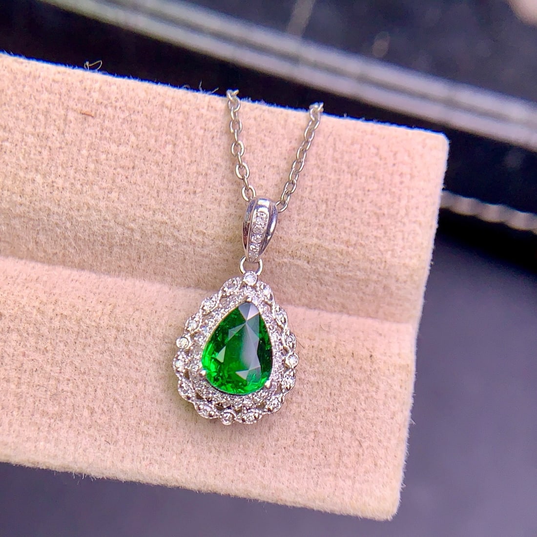 14k Gold 1.03 Ct Vivid Green Natural Tsavorite & Diamond Pendant( Without Chain ) - 6