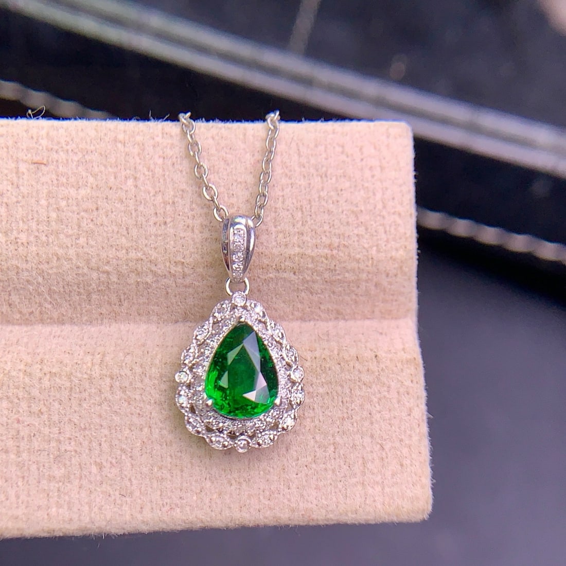 14k Gold 1.03 Ct Vivid Green Natural Tsavorite & Diamond Pendant( Without Chain ) - 7