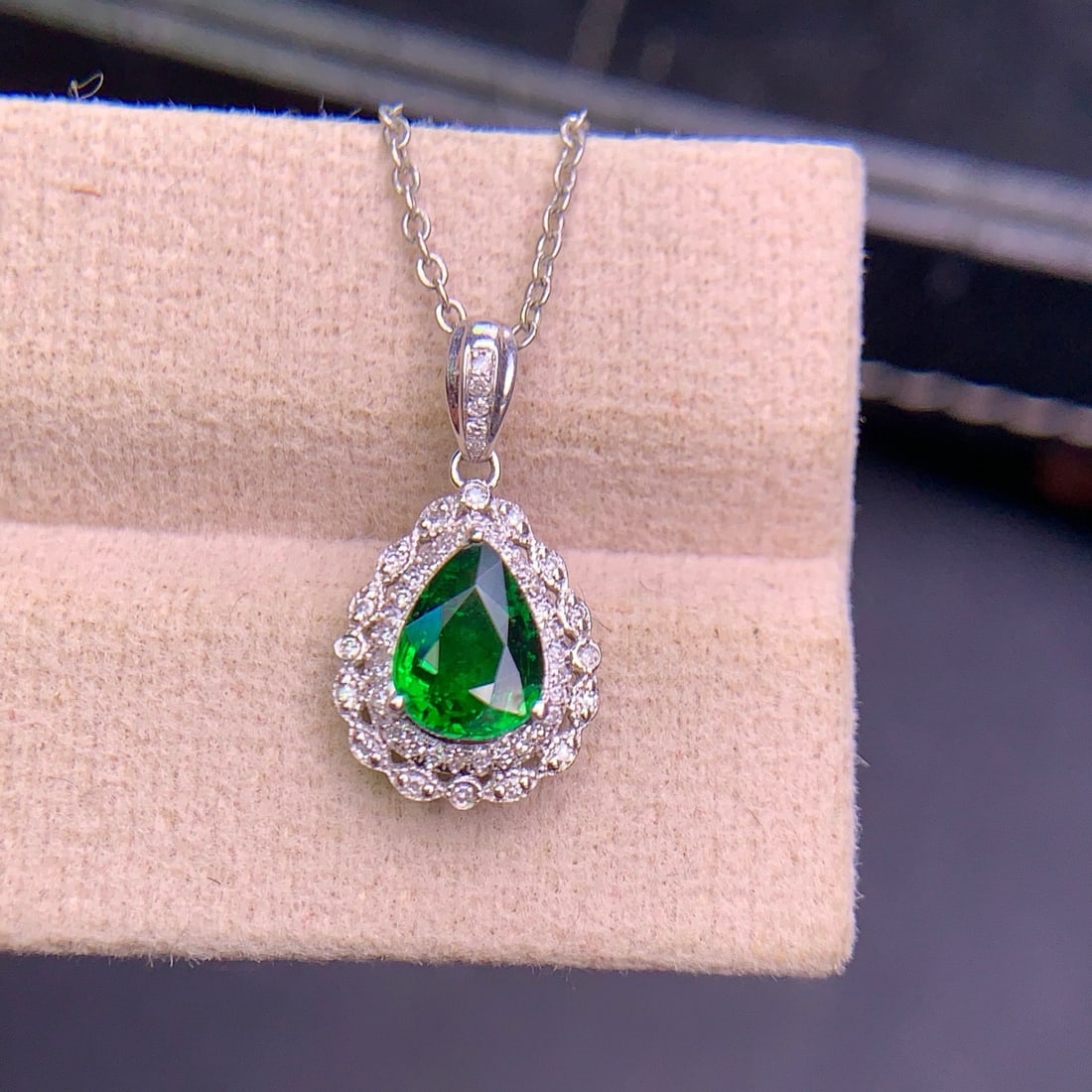 14k Gold 1.03 Ct Vivid Green Natural Tsavorite & Diamond Pendant( Without Chain ) - 8