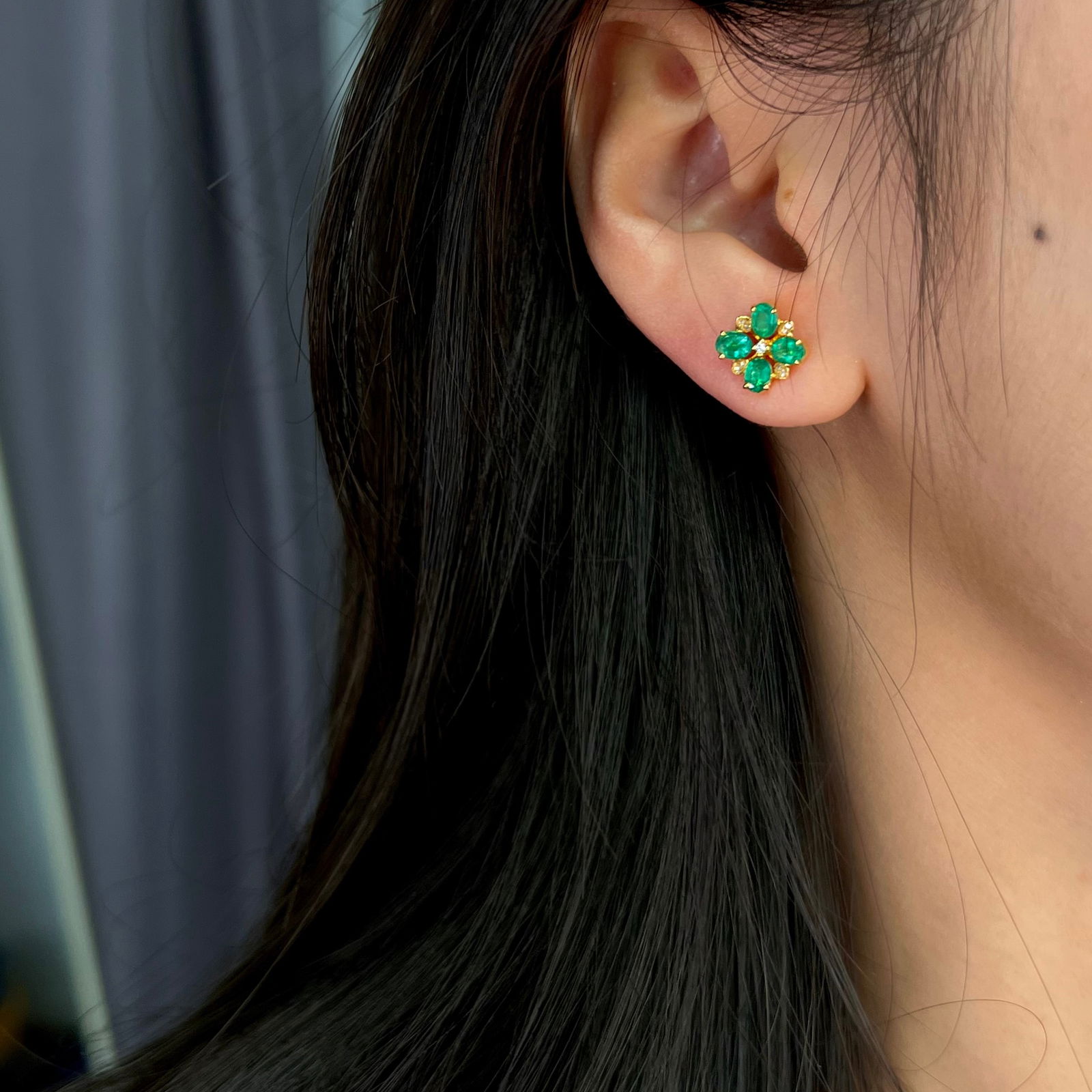 14k Gold 2.00 Ct Vivid Green Natural Emerald & Diamond Earrings - 4