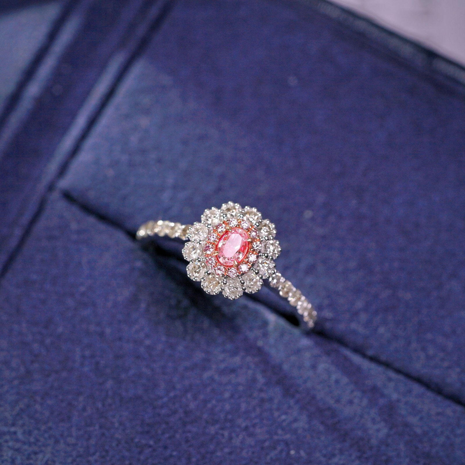 14k Gold 0.68 Ctw Natural Pink Diamond & Diamond Ring - 2