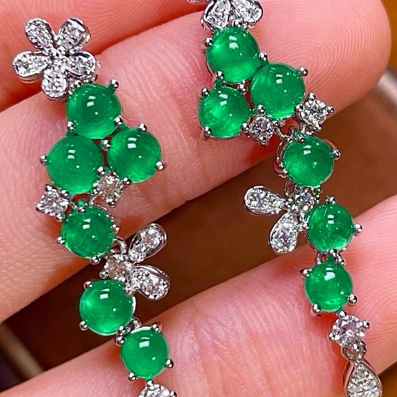 14k Gold 3.95 Ctw Natural Emerald & Diamond Earrings: Ref:231126397 // gold content:14k gold // main gemstone:emerald // shape:round // carat weight:3. 5ct // color:green // treatment:natural // cut grade:g // // adjacent gemstone 2 : diamond //