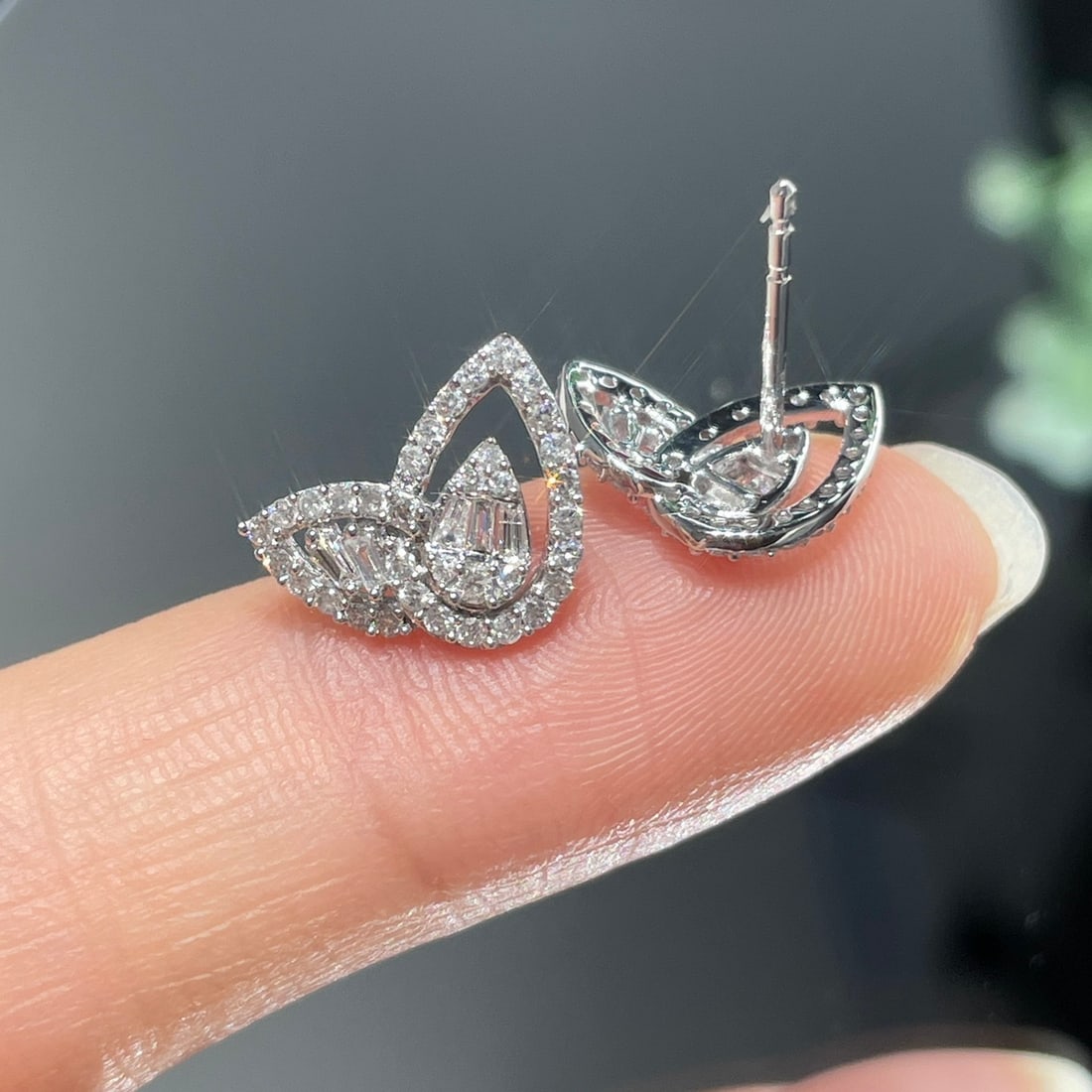 14k Gold 0.45 Ct Natural H Diamond Earrings - 4