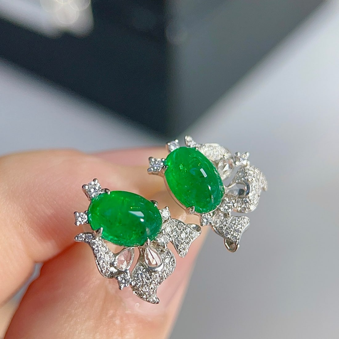 14k Gold 2.80 Ctw Vivid Green Natural Emerald & Diamond Earrings - 2