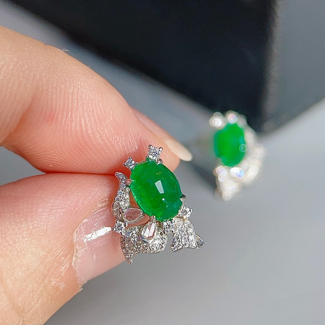 14k Gold 2.80 Ctw Vivid Green Natural Emerald & Diamond Earrings - 3