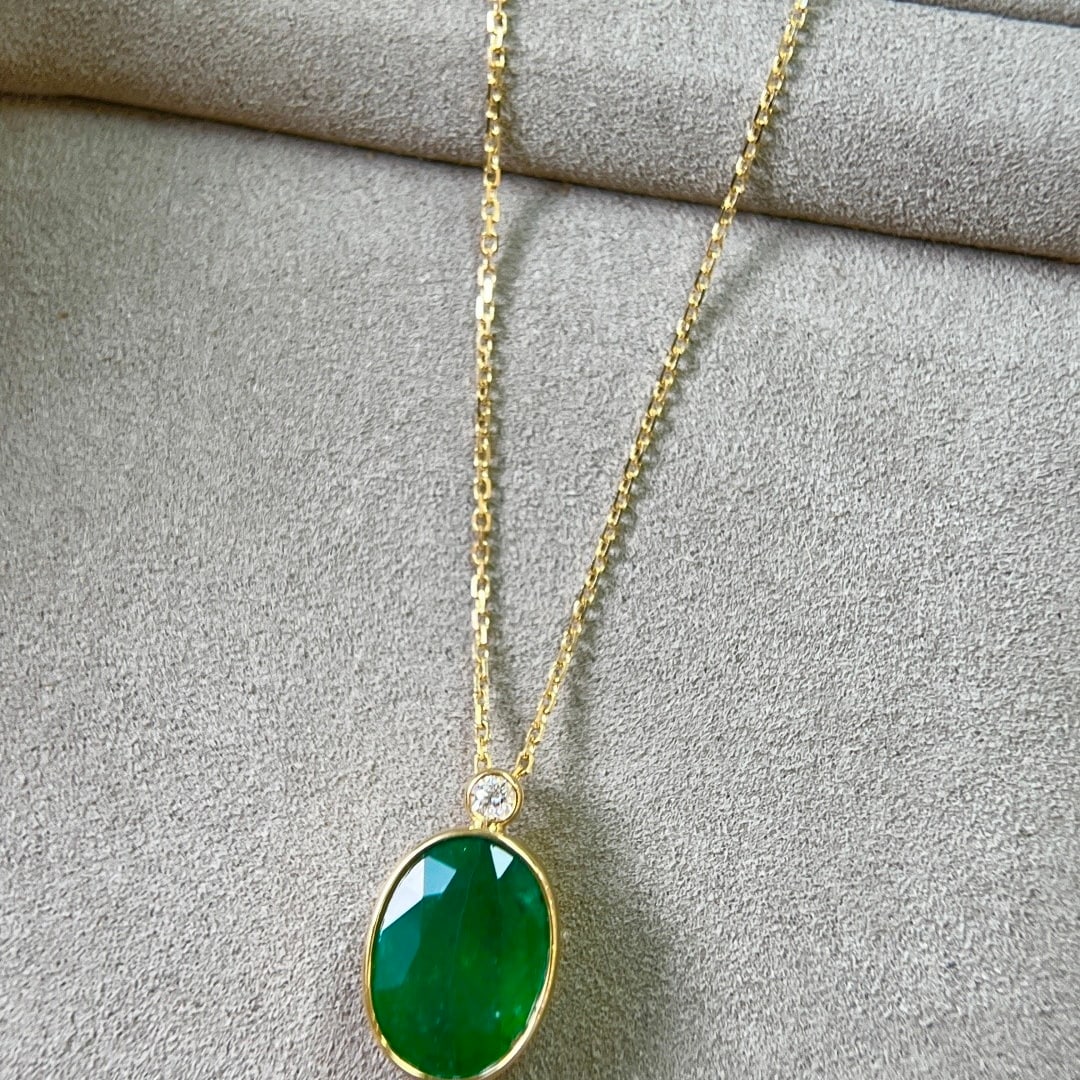 14k Gold 5.27 Ctw Vivid Green Natural Emerald & Diamond Necklace - 2