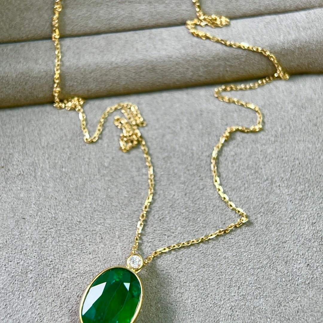 14k Gold 5.27 Ctw Vivid Green Natural Emerald & Diamond Necklace - 6