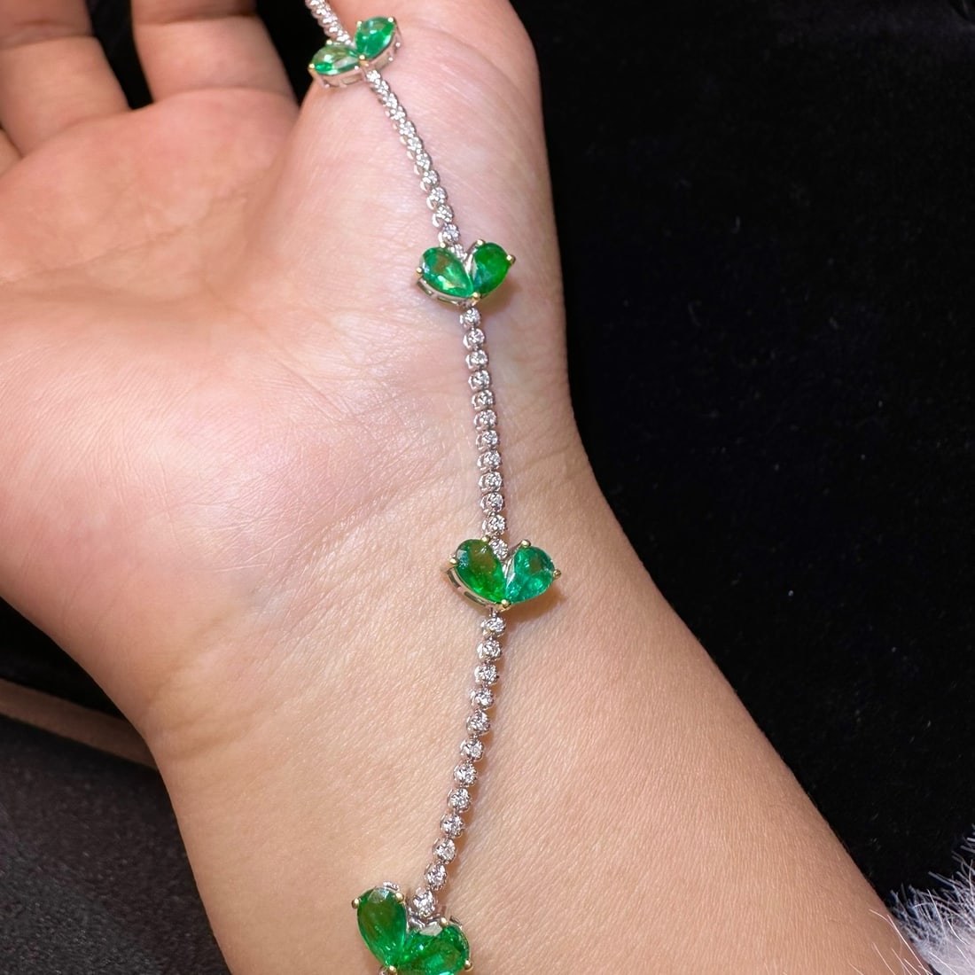 14k Gold 2 Ct Vivid Green Natural Emerald & Diamond Bracelet - 4