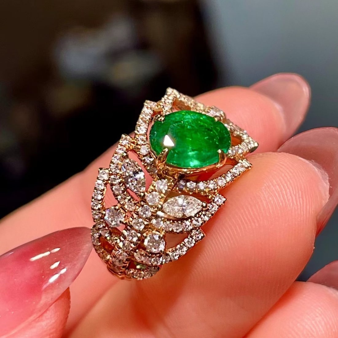14k Gold 1.90 Ctw Vivid Green Natural Emerald & Diamond Ring - 3