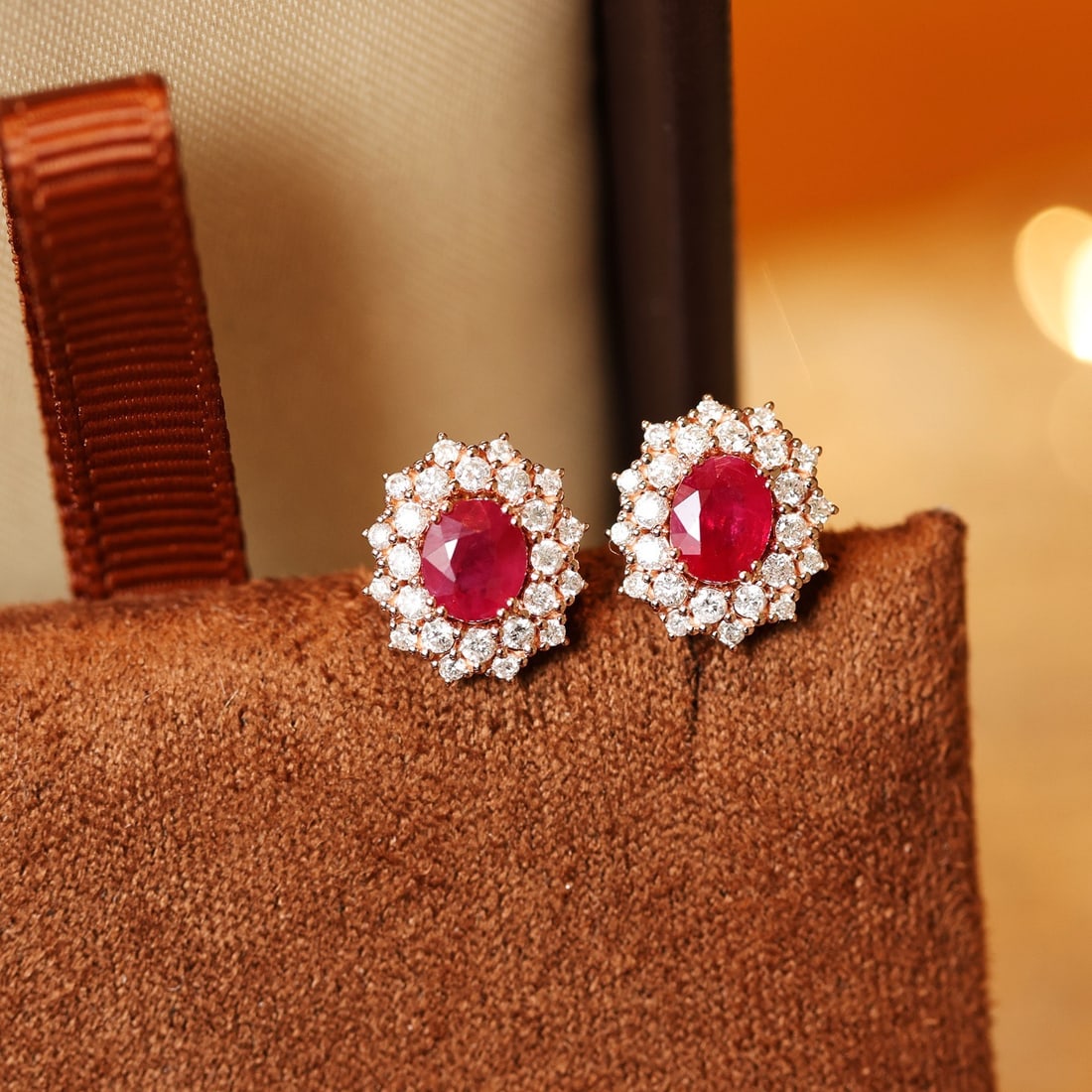 14k Gold 1.31 Ctw Vivid Red Natural Ruby & Diamond Earrings: Ref:231126439 // gold content:14k gold // main gemstone:ruby // shape:oval // carat weight:0. 85ct // color:vivid red // treatment:natural // // adjacent gemstone 2 : diamond // shape:round // carat w