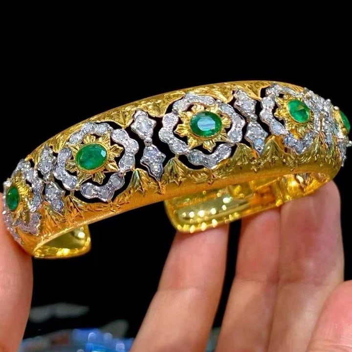 14k Gold 2.4 Ct Natural Emerald & Diamond Bangle - 3