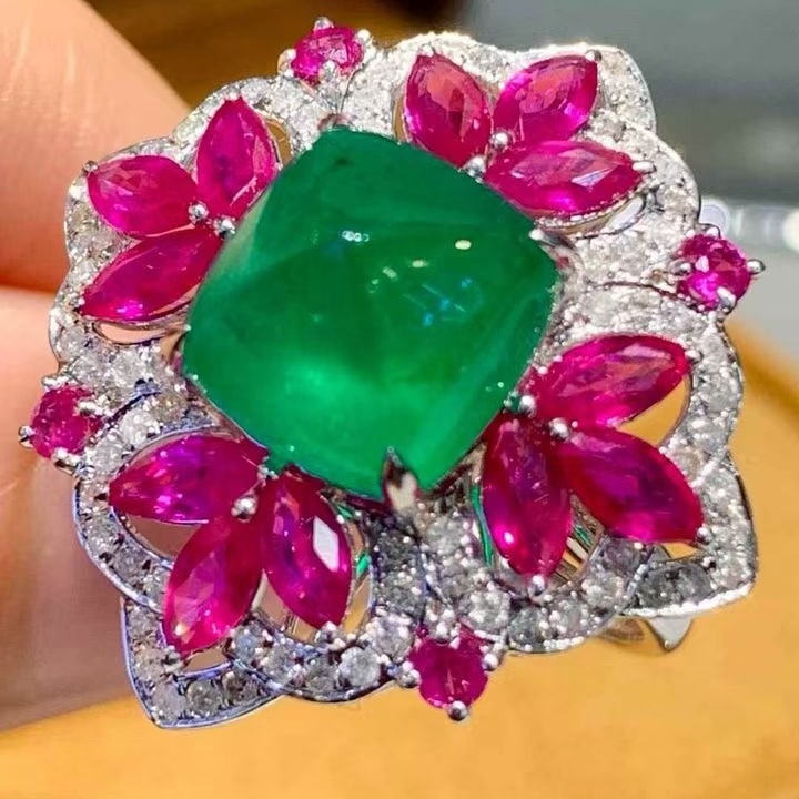 14k Gold 4.95 Ct Natural Emerald & Diamond Ring - 4