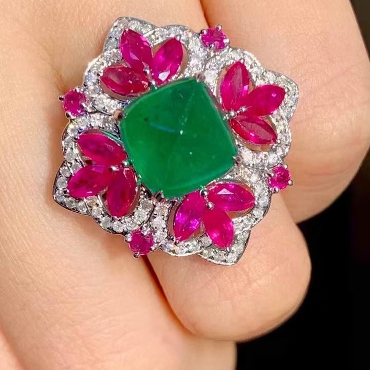 14k Gold 4.95 Ct Natural Emerald & Diamond Ring - 6