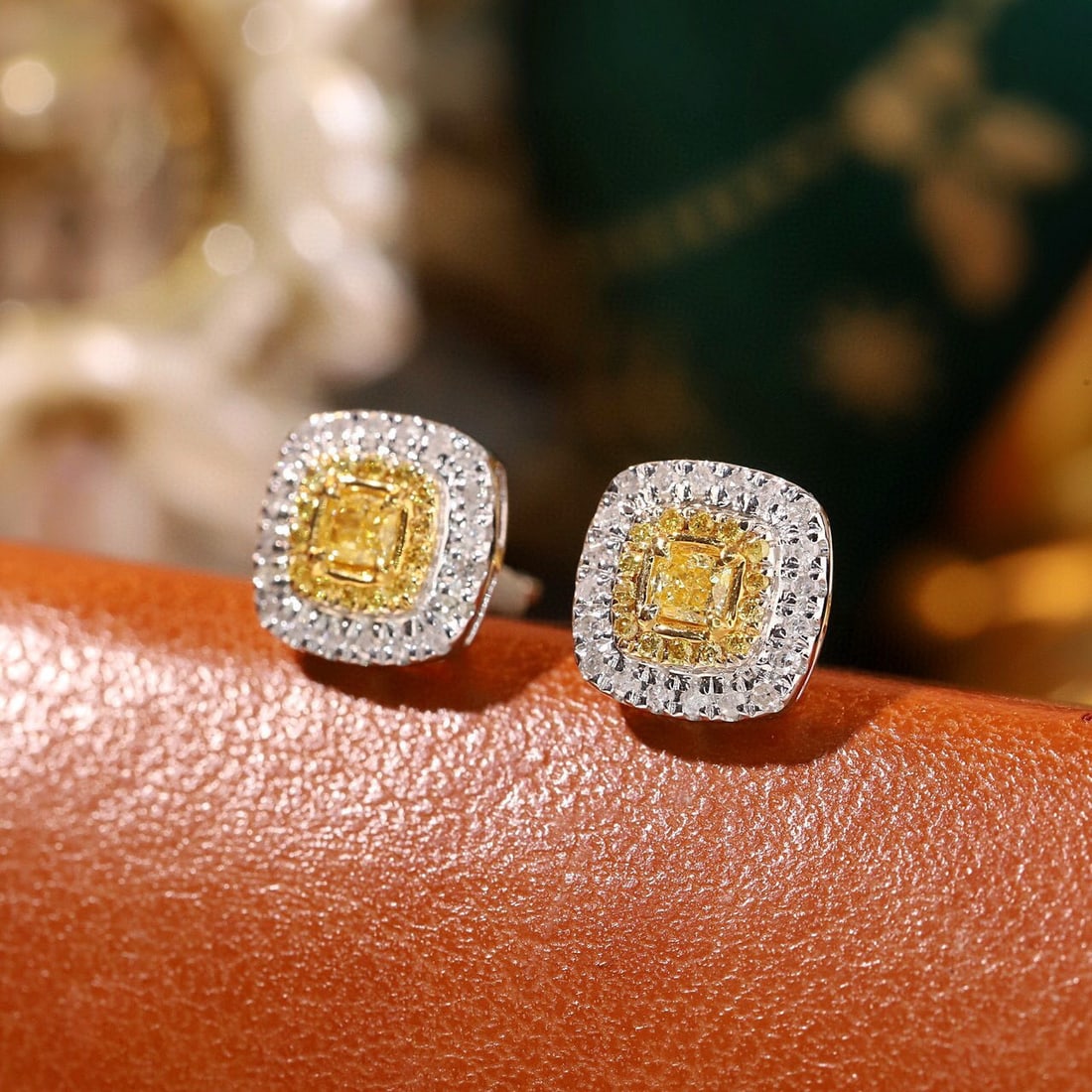 14k Gold 0.5 Ct Natural Color Diamond Earrings - 3