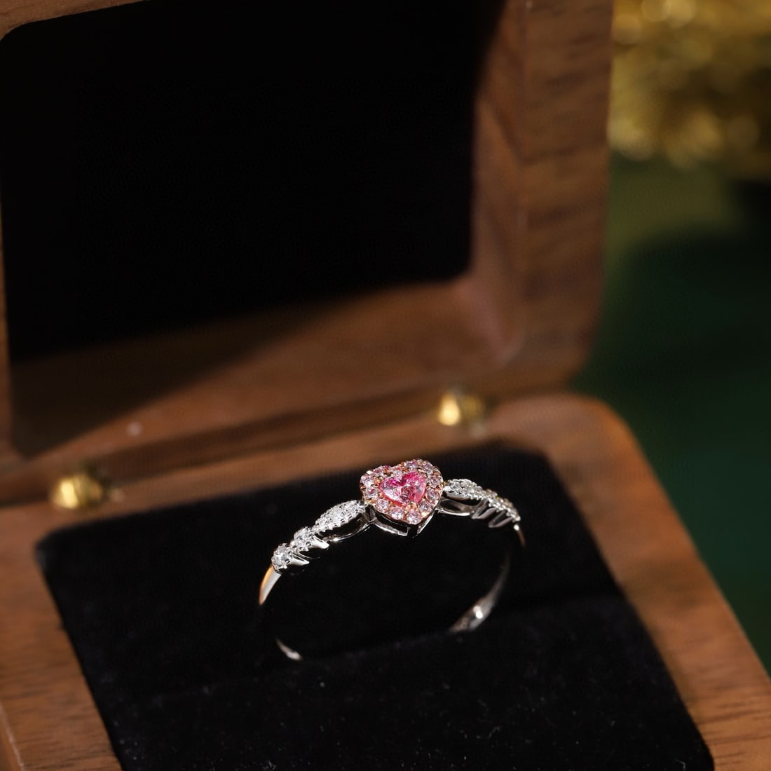 14k Gold 0.30 Ctw Natural Pink Diamond & Diamond Ring - 8