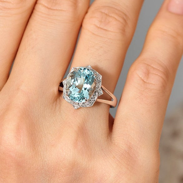 14k Gold 4.17 Ct Natural Aquamarine & Diamond Ring - 8