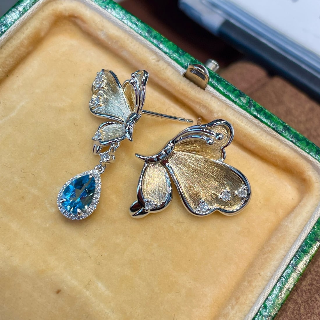 14k Gold 0.40 Ct Natural Aquamarine & Diamond Earrings - 3