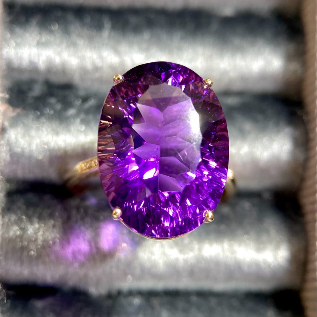 14k Gold 13 Ct Natural Amethyst & Diamond Ring - 4