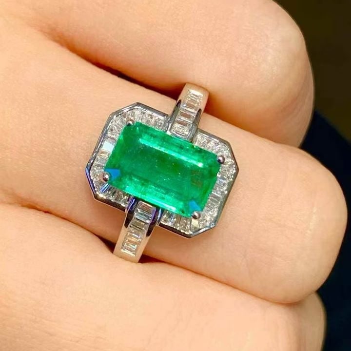 14k Gold 2.3 Ct Natural Emerald & Diamond Ring - 2