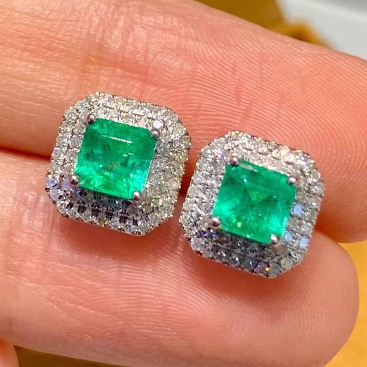 14k Gold 1.00 Ct Natural Emerald & Diamond Earrings - 3