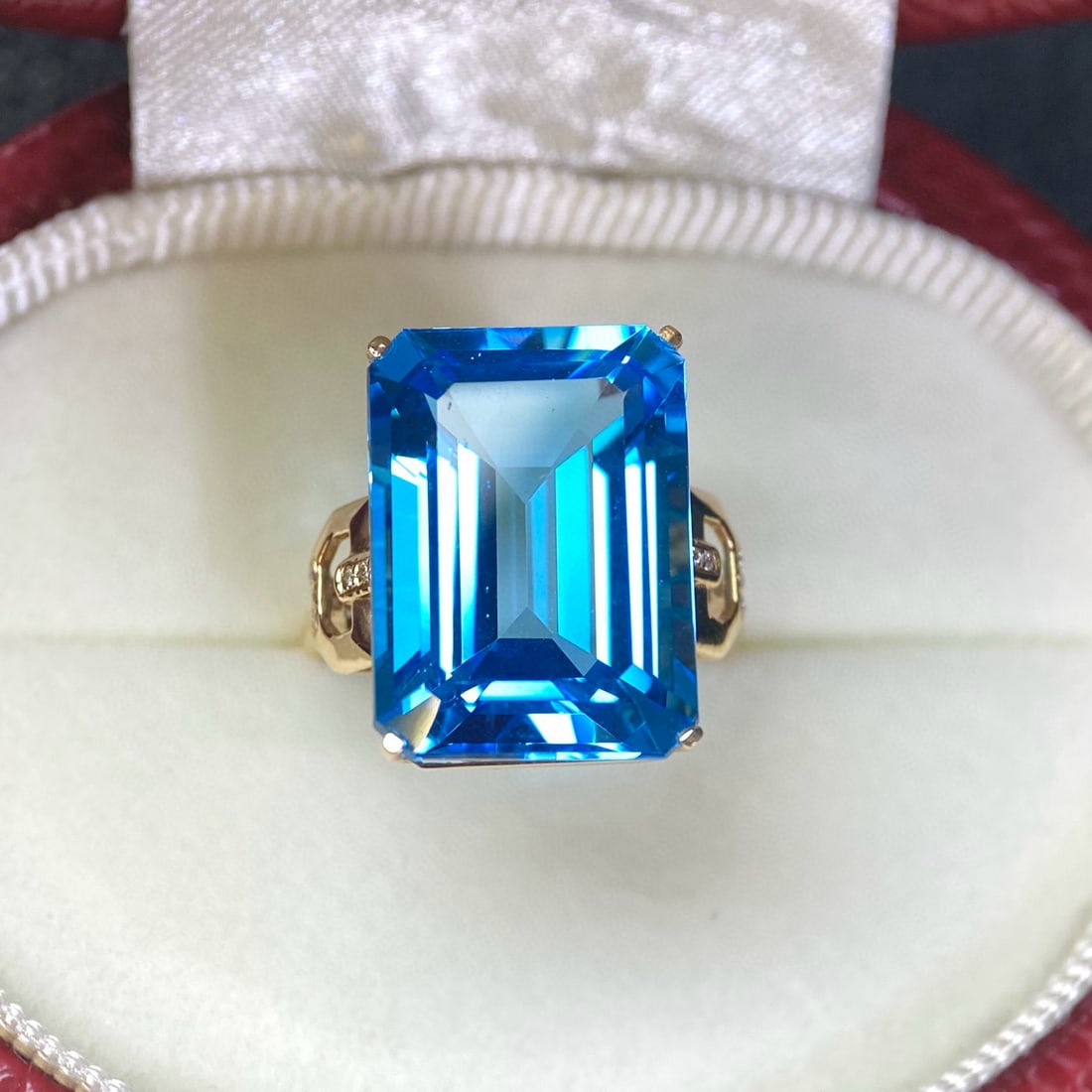 14k Gold 18.25 Ct Natural Topaz & Diamond Ring - 4