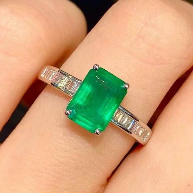 14k Gold 1.8 Ct Natural Emerald & Diamond Ring: Ref:231139166 // gold content:14k gold // ring size:7. 25us // // main gemstone:emerald // shape:octagonal // carat weight:1. 8ct // color:green // treatment:natural // // adjacent gemstone 2 :