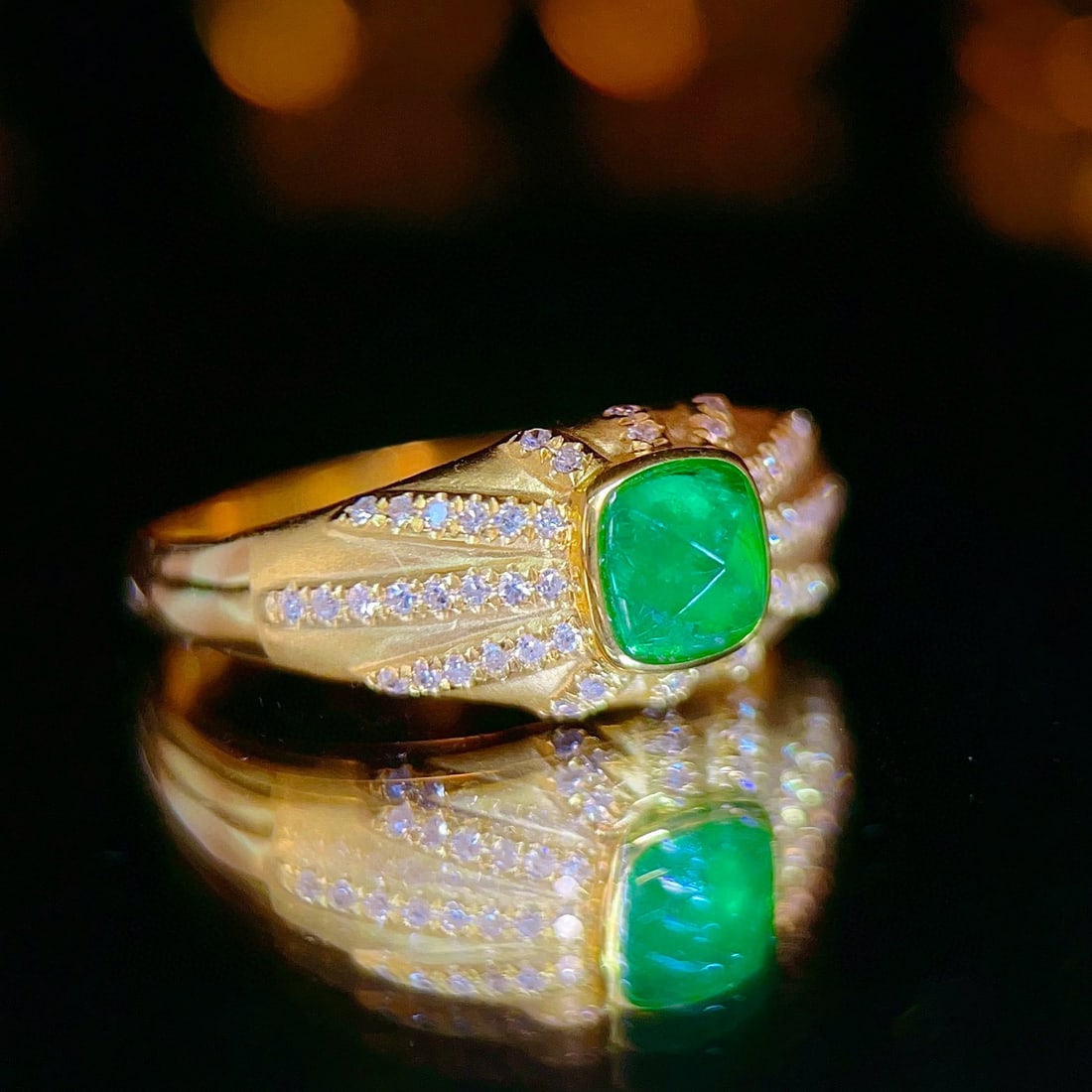 14k Gold 0.5 Ct Natural Emerald & Diamond Ring - 2