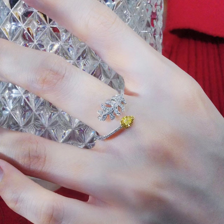 14k Gold 0.26 Ct Natural Color Diamond Ring - 5