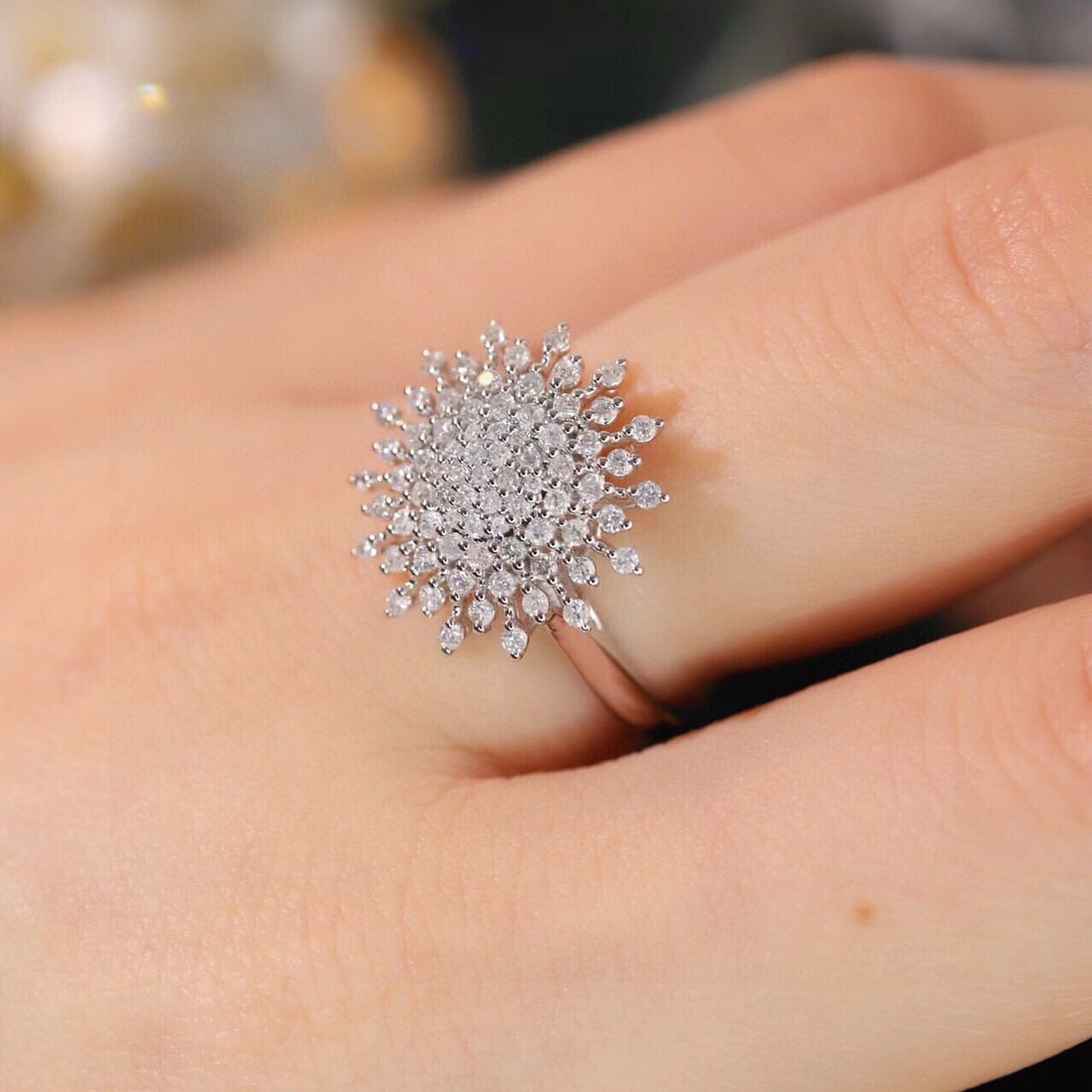 14k Gold 0.6 Ct Natural H Diamond Ring - 8