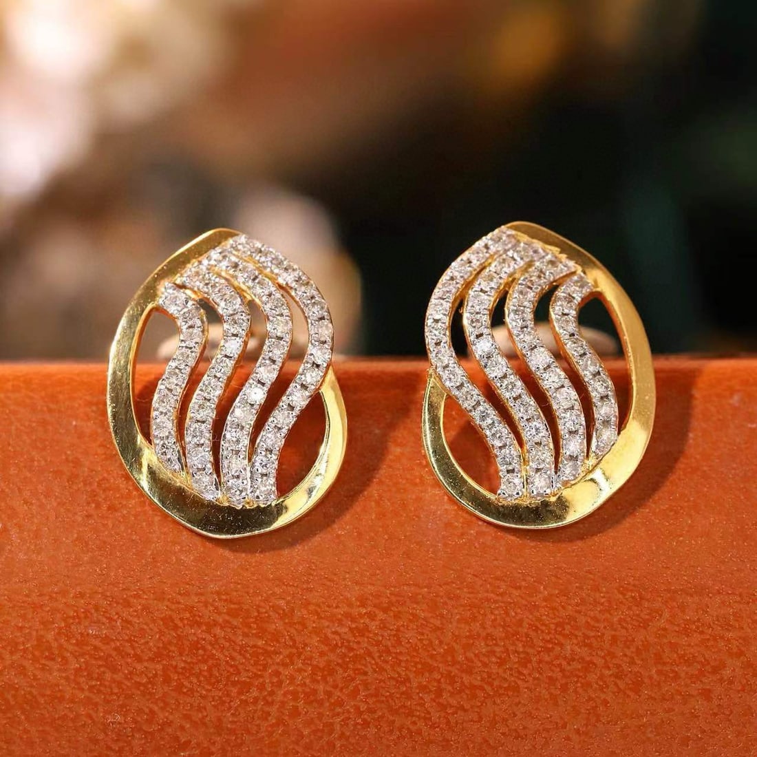 14k Gold 0.40 Ct Natural H Diamond Earrings: Ref:231139187 // gold content:14k gold // main gemstone:diamond // shape:round // carat weight:0. 40ct // clarity grade:vs-si // color:h // treatment:natural // cut grade:g // Condition: NewLow