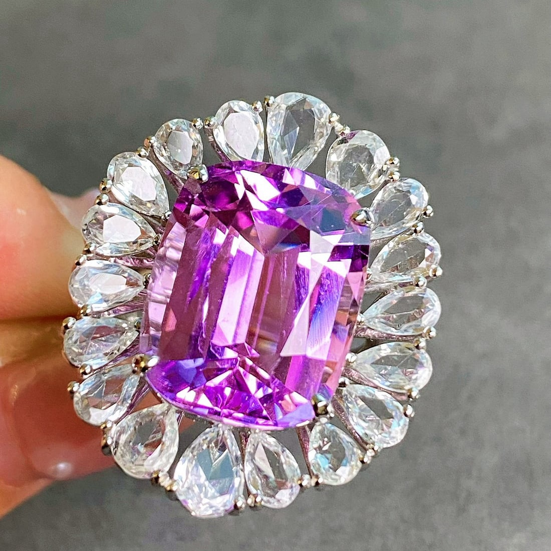 14k Gold 20.03 Ctw Natural Kunzite & Sapphire Ring: Ref:231139209 // gold content:14k gold // ring size:7. 25us // // main gemstone:kunzite // shape:cushion // carat weight:15. 3ct // color:pinkish purple // treatment:natural // // adjacent gemstone 2