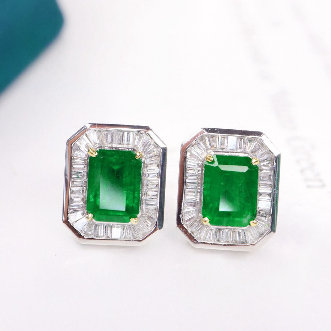 14k Gold 2.03 Ctw Natural Emerald & Diamond Earrings: Ref:231139213 // gold content:14k gold // main gemstone:emerald // shape:octagonal // carat weight:1. 65ct // color:green // treatment:natural // // adjacent gemstone 2 : diamond // shape:baguette