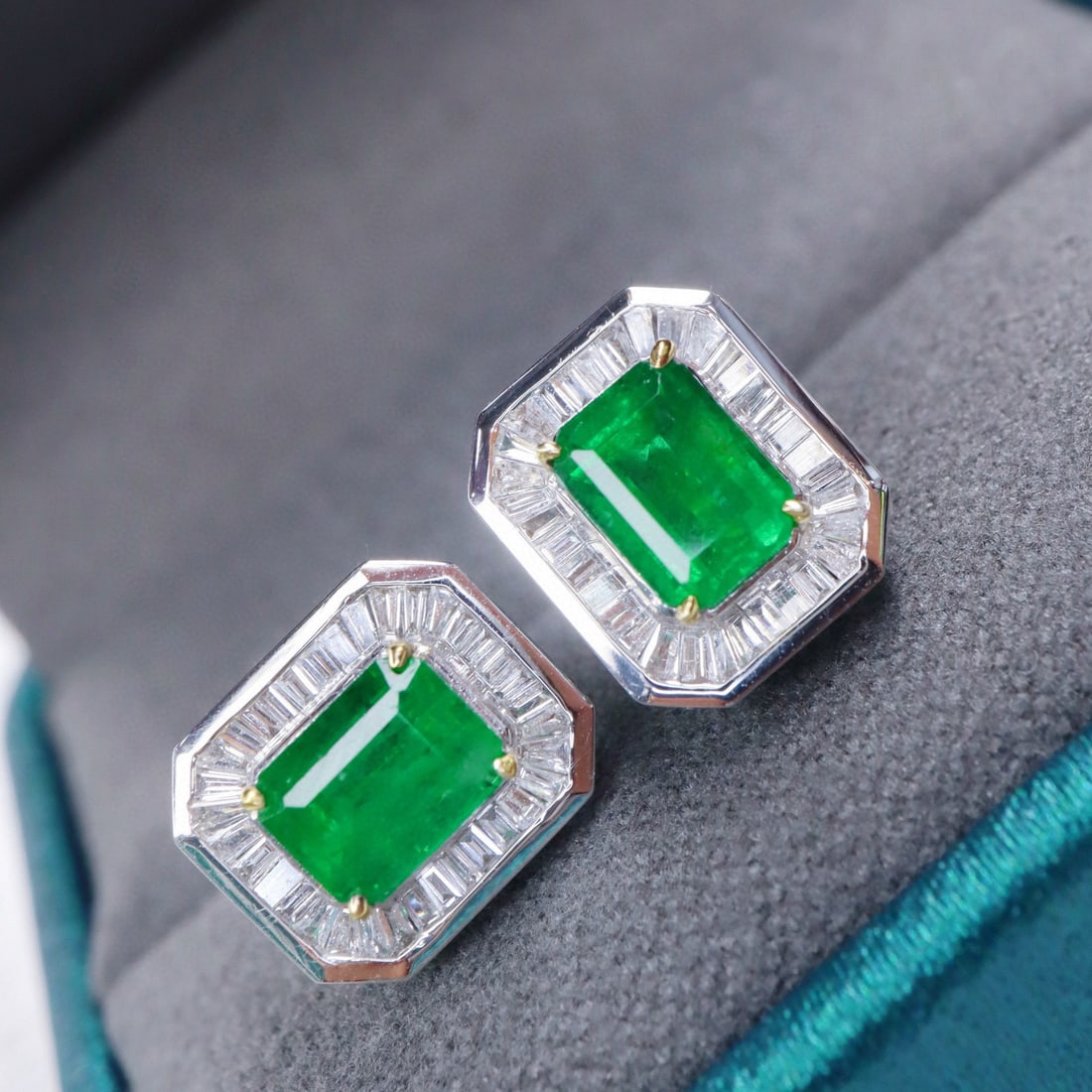 14k Gold 2.03 Ctw Natural Emerald & Diamond Earrings - 2