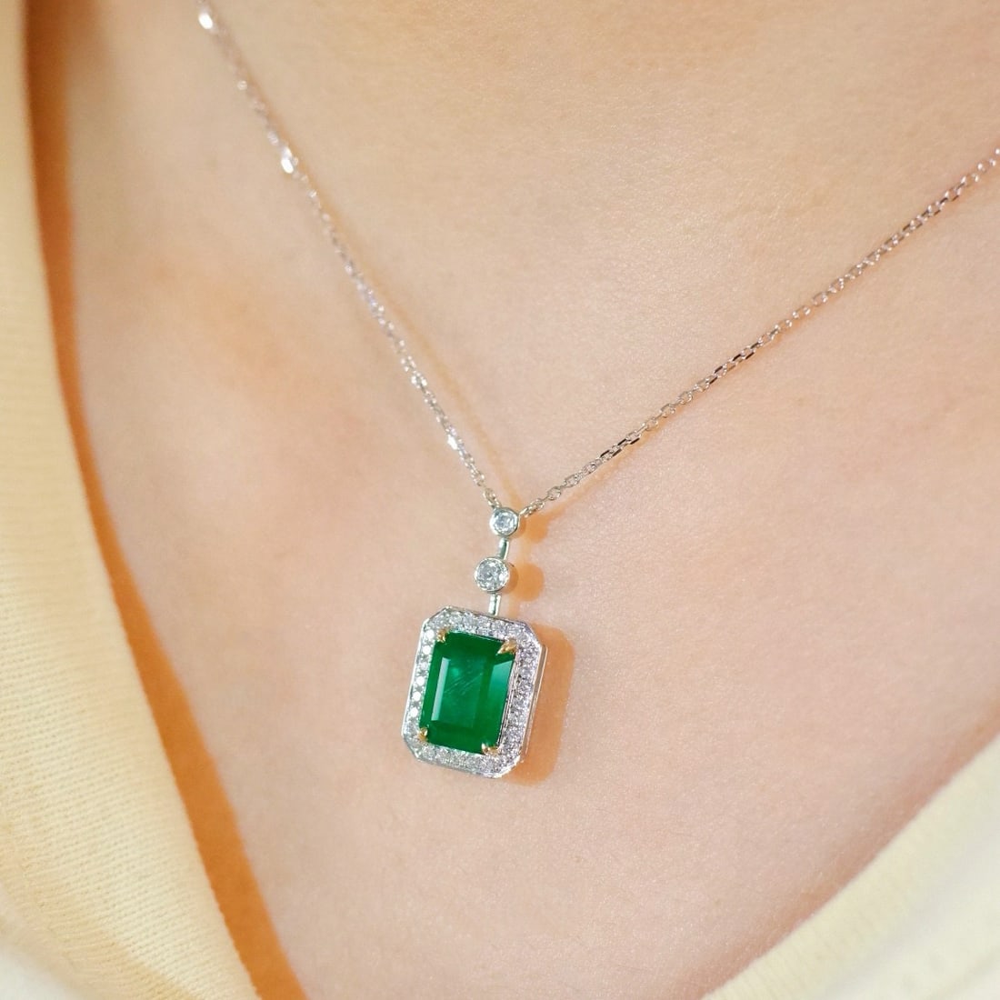 14k Gold 1.59 Ctw Natural Emerald & Diamond Necklace - 4