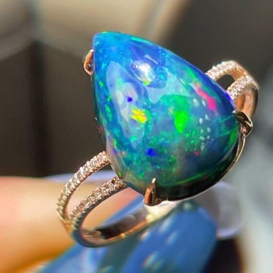 14k Gold 3.1 Ct Natural Opal & Diamond Ring - 4